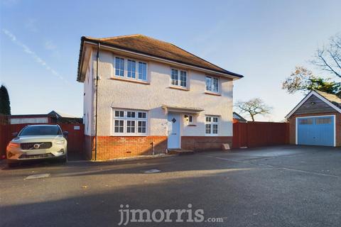 Parc Llwyn Celyn, St. Clears, Carmarthen 3 bed detached house for sale