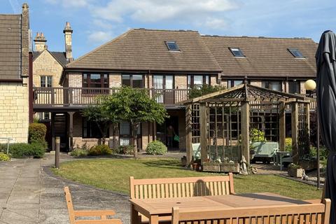 Church Road, Stroud 1 bed flat for sale