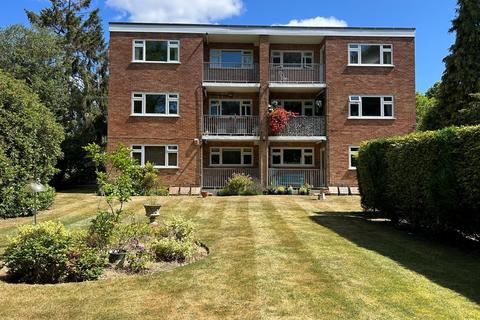 West Cliff Road, Bournemouth, BH4 2 bed apartment for sale