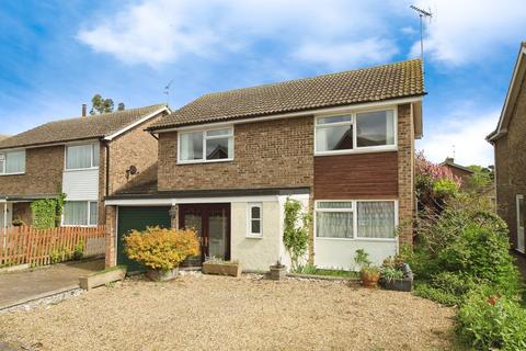 Elmwood Drive, Colchester CO5 4 bed detached house for sale