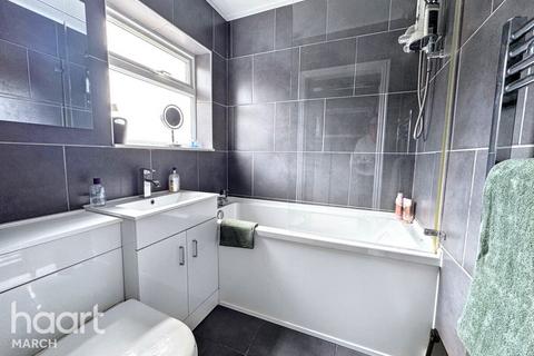 2 bedroom semi-detached bungalow for sale