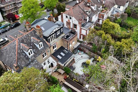 Glenluce Road, London 2 bed apartment for sale