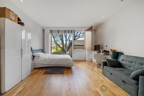 Cubitt Building,Gatliff Road, London... Studio for sale
