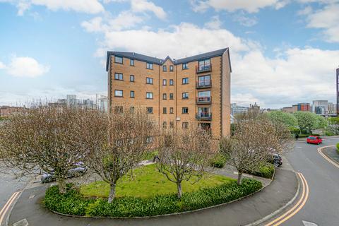 Riverview Gardens, Waterfront... 2 bed apartment for sale