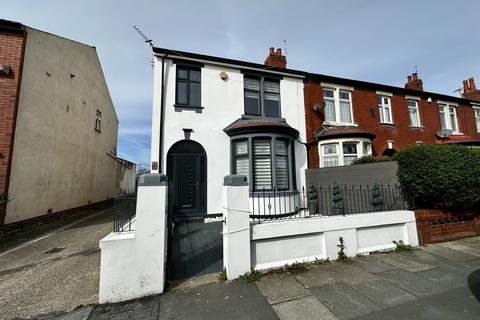 Trent Road, South Shore FY4 3 bed semi