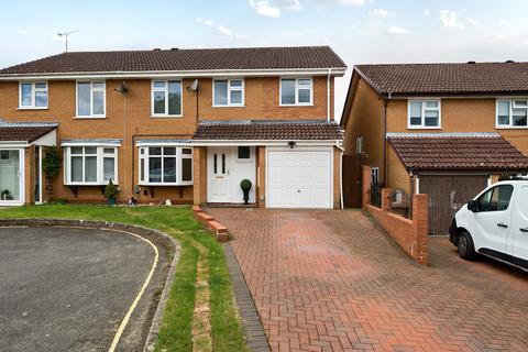 Rowlands Close, Chandler's Ford... 4 bed semi