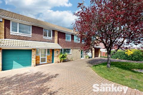 Chatsworth Drive, Mansfield, NG18 5 bed detached house for sale