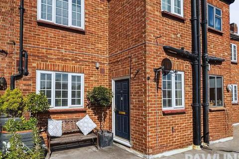 Walton Road, East Molesey KT8 2 bed apartment for sale