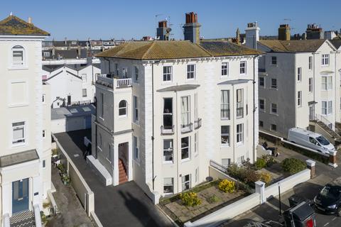 Medina Villas, Hove, BN3 1 bed flat for sale