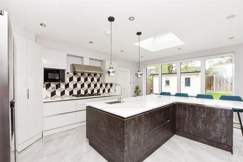 Farley Road, Selsdon, South Croydon... 5 bed semi