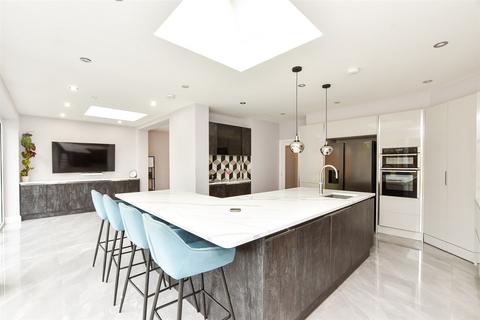 Farley Road, Selsdon, South Croydon... 5 bed semi