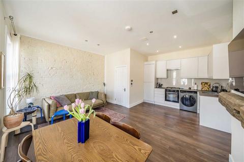 Ashford Road, London NW2 2 bed flat for sale