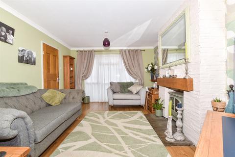 Kennington Close, Maidstone ME15 3 bed semi