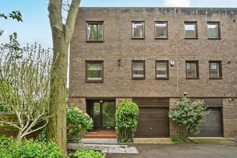 Northumberland Place,  Richmond Hill... 4 bed semi