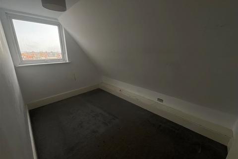 Queens Road, Broadstairs, Kent 2 bed flat for sale