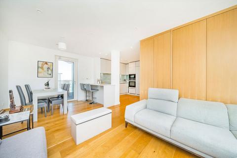 Mapleton Crescent, London SW18 3 bed flat for sale