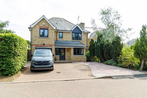 Rib Way, Buntingford SG9 4 bed detached house for sale