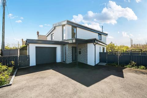 Wainhouse Corner, Bude 3 bed detached house for sale