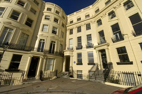 Brunswick Square, Hove 2 bed flat for sale