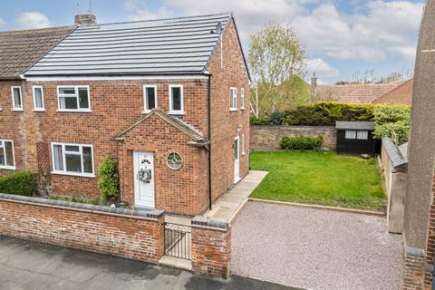 Rushes Lane, Market Harborough LE16 3 bed semi