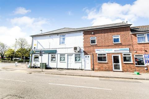 Elms Road, Hampshire RG27 2 bed apartment for sale