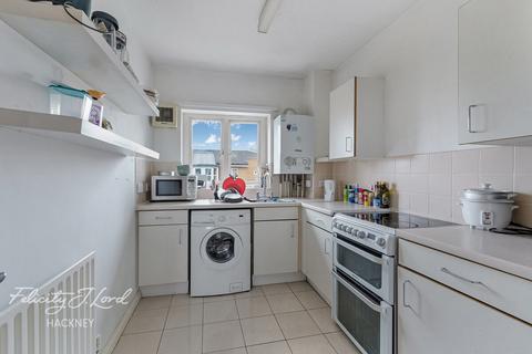 Eastway, London E9 2 bed flat for sale