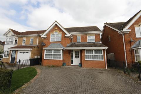 Tippett Drive, Shefford 4 bed detached house for sale