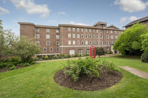 Scott Avenue, Putney, London, SW15 1 bed flat for sale