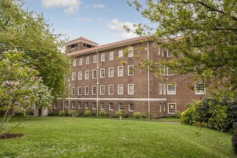 Scott Avenue, Putney, London, SW15 1 bed flat for sale