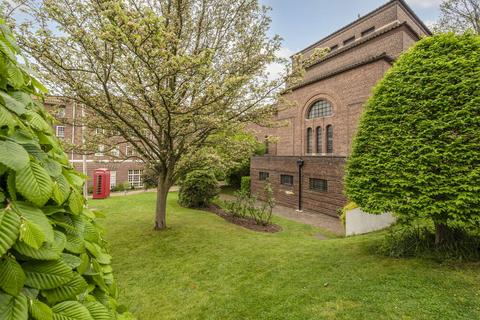 Scott Avenue, Putney, London, SW15 1 bed flat for sale