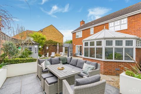 Hogg Lane, Chafford Hundred 4 bed detached house for sale