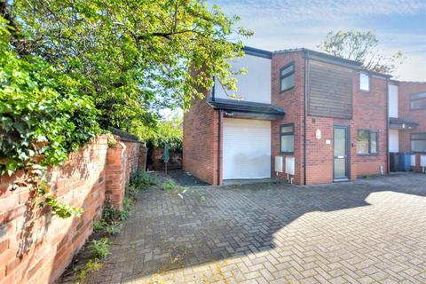West Avenue, West Bridgford, Nottingham 2 bed semi