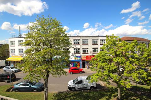 Eastern Avenue East, Romford RM1 2 bed flat for sale