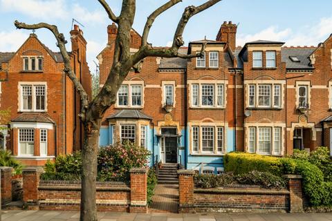 Fellows Road, London NW3 2 bed flat for sale