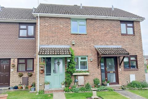 Roebuck Close, Horsham 2 bed terraced house for sale