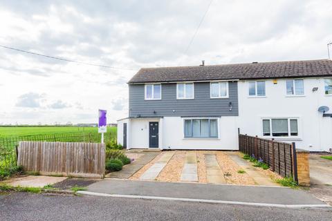 Alexander Place, Irthlingborough NN9 3 bed semi