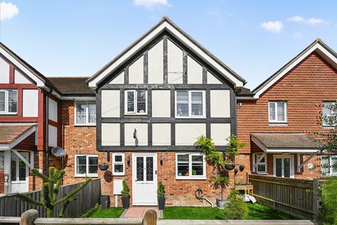 Hailsham BN27 3 bed terraced house for sale