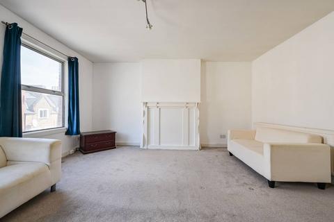 Crouch Hill, Stroud Green, London, N4 2 bed flat for sale