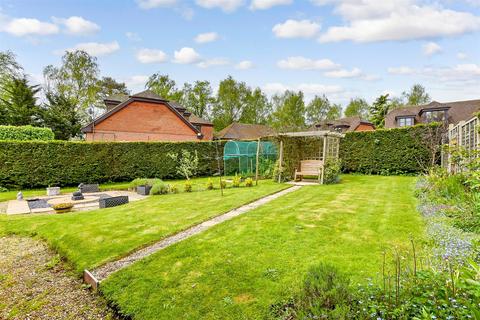 The Street, Ashford TN24 3 bed detached bungalow for sale