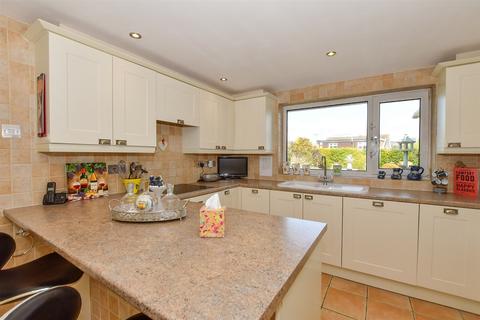 Birling Avenue, Maidstone ME14 4 bed chalet for sale