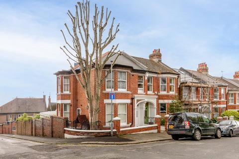 Belle Vue Gardens, Brighton Studio for sale