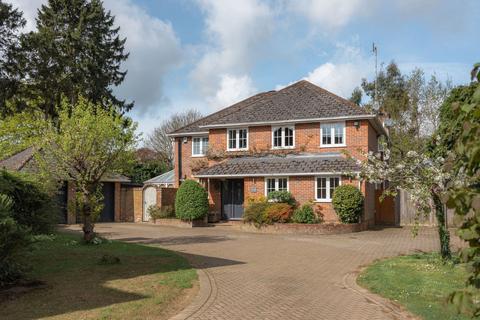 Chalet Close, Berkhamsted... 4 bed detached house for sale