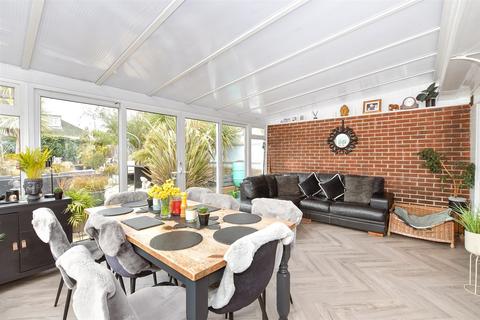 Kenmure Avenue, Patcham, Brighton... 4 bed semi