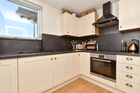 Lavender Avenue, Worcester Park, Surrey 1 bed flat for sale