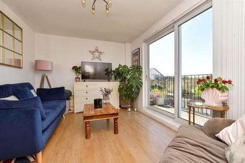 Lavender Avenue, Worcester Park, Surrey 1 bed flat for sale