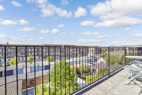 Lavender Avenue, Worcester Park, Surrey 1 bed flat for sale