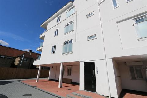 Lakedale Court, Waterside, Crayford, 1 bed flat for sale