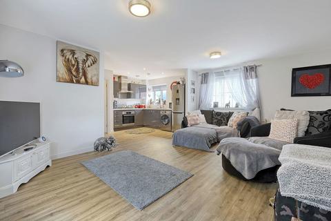 Stamford Drive, Basildon SS15 2 bed semi
