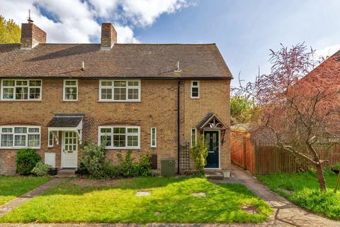 Cambridge Crescent, Royston SG8 3 bed end of terrace house for sale