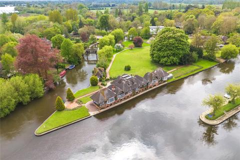 Loddon Drive, Reading RG10 7 bed detached house for sale